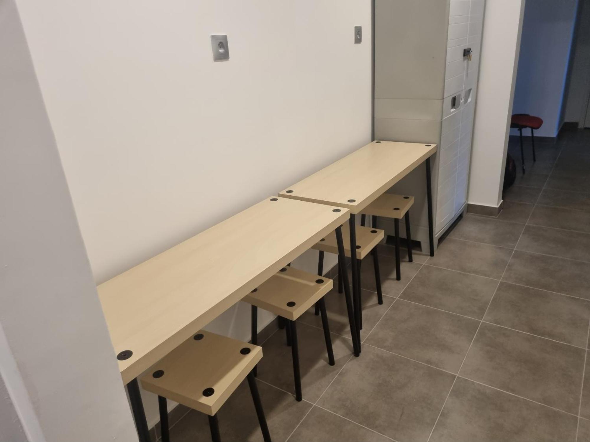 Chambre Privative Renove 2024, Climatisation, Tramway Sur Place , 12 Min Centre, 16 Min Plage, Apercu Lateral Mer, 2 Wc Avec 2 Salle De Bain, Private Room Renovated 2024, Air-Conditioned , Tram On Spot, 2 Toilets And 2 Bathrooms 尼斯 外观 照片