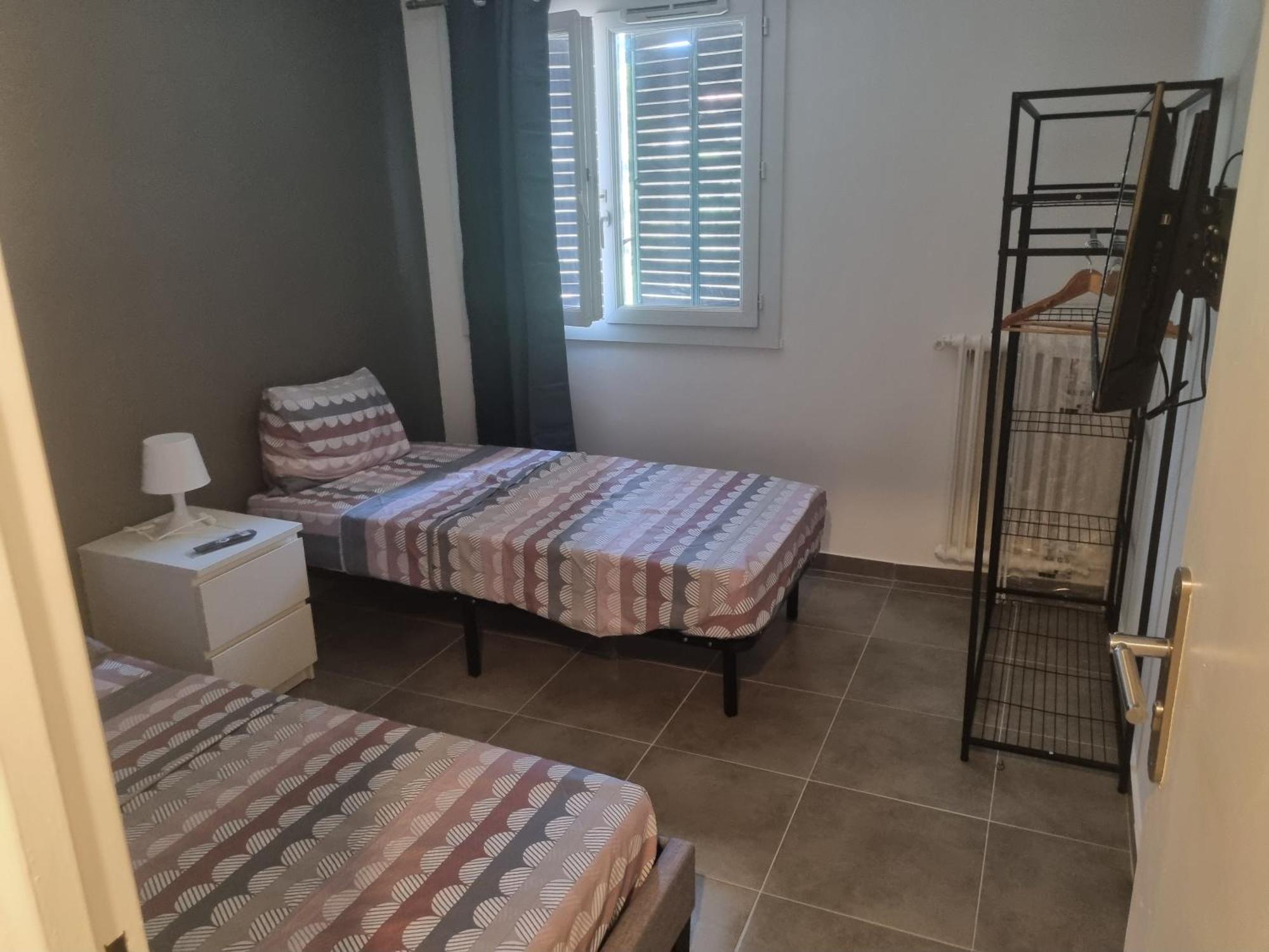 Chambre Privative Renove 2024, Climatisation, Tramway Sur Place , 12 Min Centre, 16 Min Plage, Apercu Lateral Mer, 2 Wc Avec 2 Salle De Bain, Private Room Renovated 2024, Air-Conditioned , Tram On Spot, 2 Toilets And 2 Bathrooms 尼斯 外观 照片