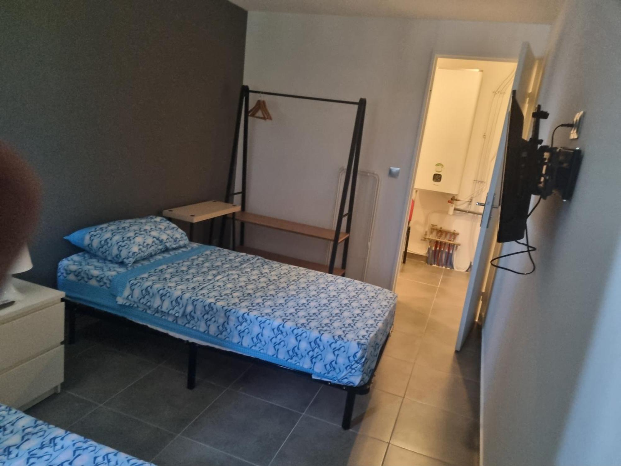 Chambre Privative Renove 2024, Climatisation, Tramway Sur Place , 12 Min Centre, 16 Min Plage, Apercu Lateral Mer, 2 Wc Avec 2 Salle De Bain, Private Room Renovated 2024, Air-Conditioned , Tram On Spot, 2 Toilets And 2 Bathrooms 尼斯 外观 照片