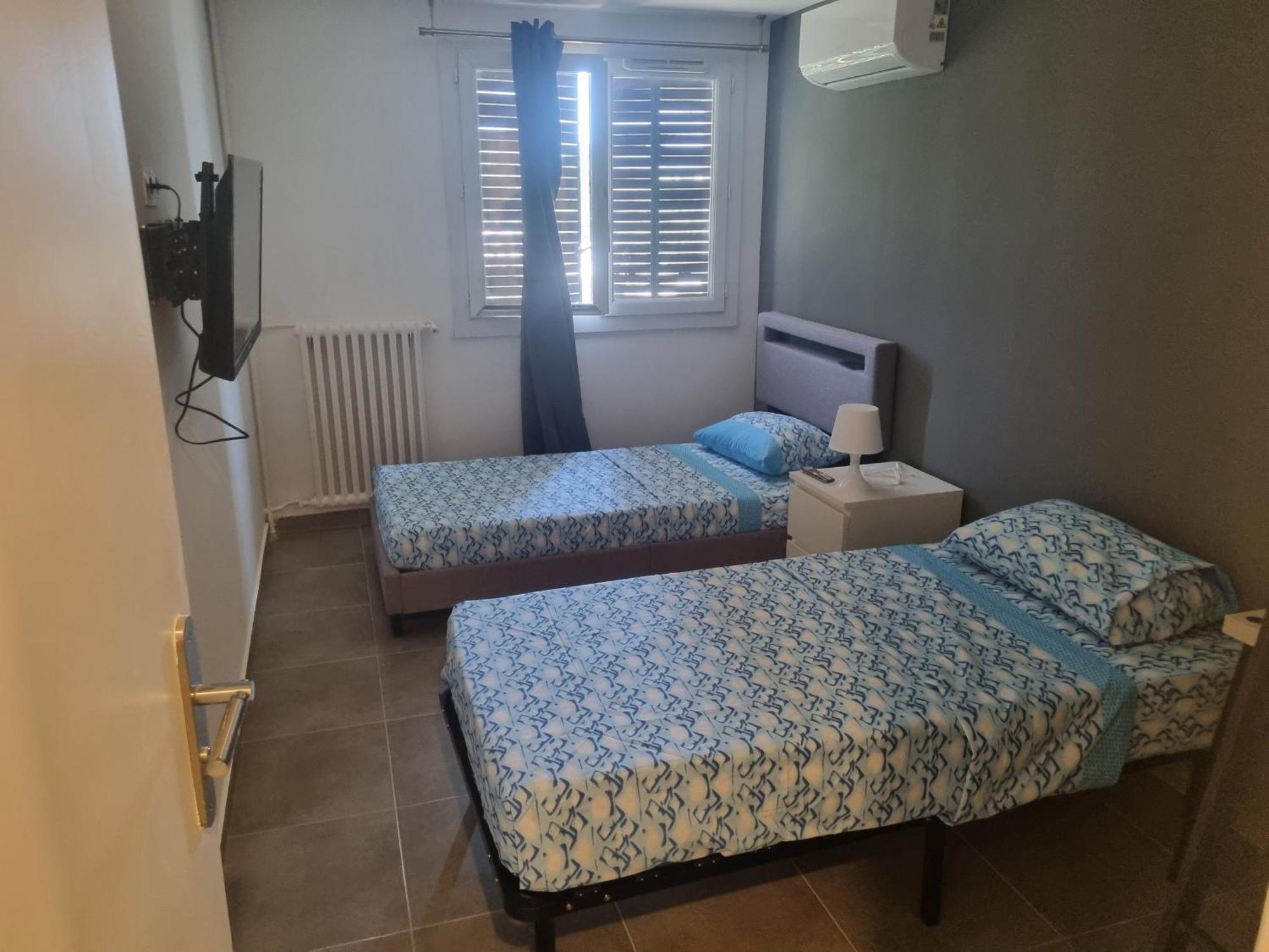 Chambre Privative Renove 2024, Climatisation, Tramway Sur Place , 12 Min Centre, 16 Min Plage, Apercu Lateral Mer, 2 Wc Avec 2 Salle De Bain, Private Room Renovated 2024, Air-Conditioned , Tram On Spot, 2 Toilets And 2 Bathrooms 尼斯 外观 照片