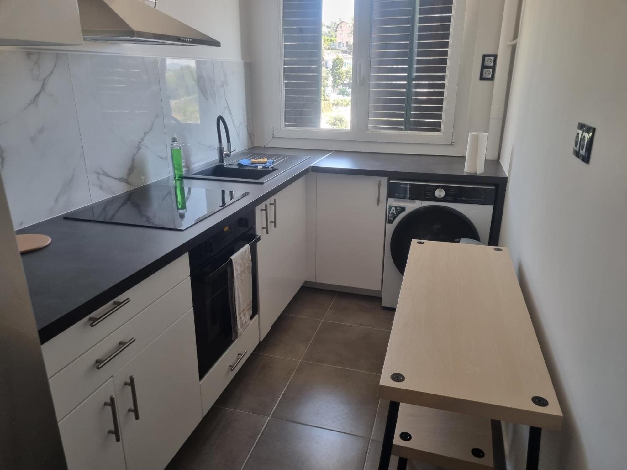 Chambre Privative Renove 2024, Climatisation, Tramway Sur Place , 12 Min Centre, 16 Min Plage, Apercu Lateral Mer, 2 Wc Avec 2 Salle De Bain, Private Room Renovated 2024, Air-Conditioned , Tram On Spot, 2 Toilets And 2 Bathrooms 尼斯 外观 照片